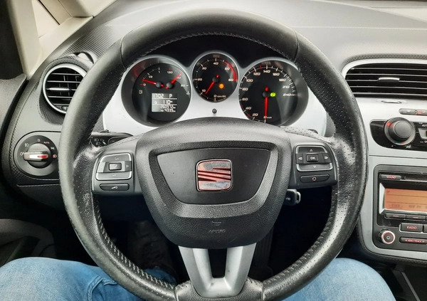 Seat Altea XL cena 23900 przebieg: 260972, rok produkcji 2011 z Pniewy małe 667